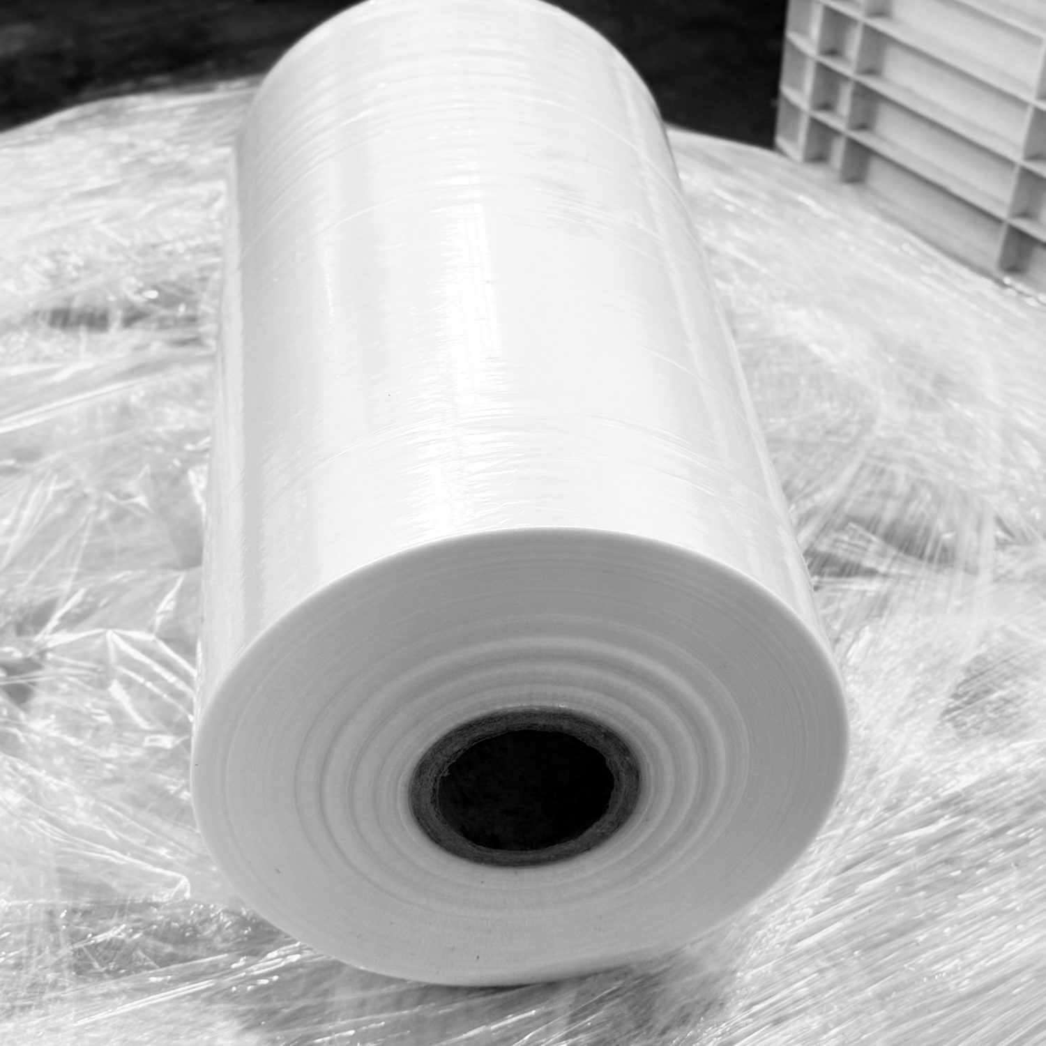 Bobina de filme de polietileno transparente produzida pela Plaspax